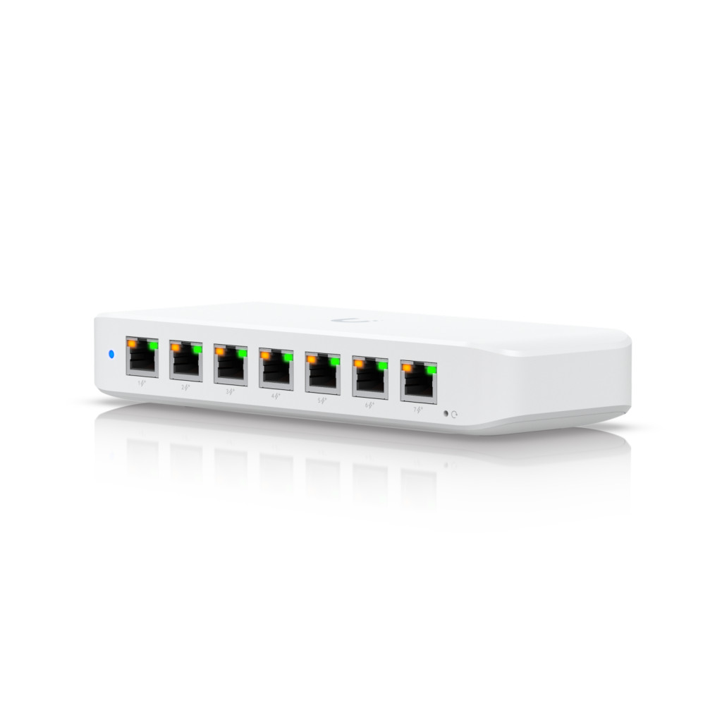 Ubiquiti USW-Ultra-210W-EU kompaktan Layer 2 8-portni GbE PoE switch sa raznovrsnim opcijama montiranja 7x GbE